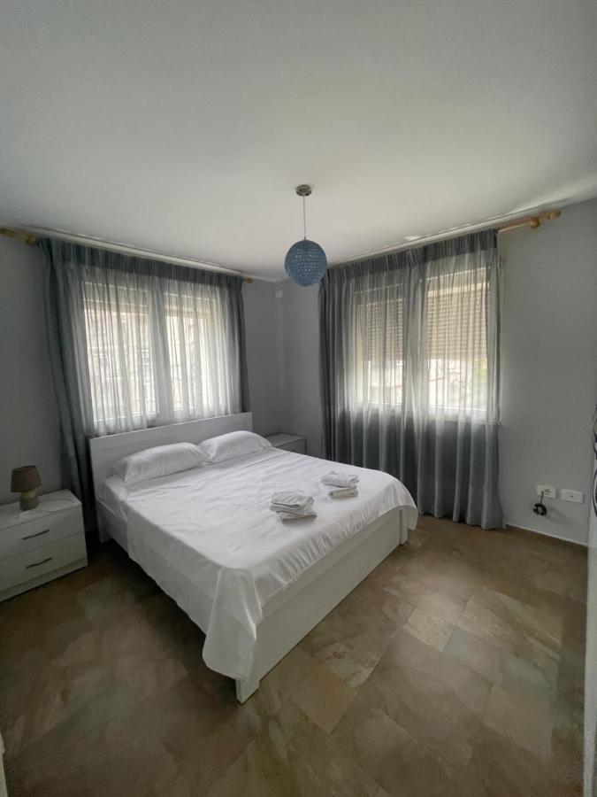 Anna'S Apartment Tirana Buitenkant foto
